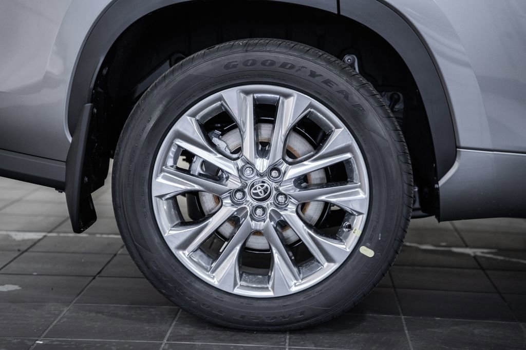 New 2026 Toyota Highlander Limited image 20
