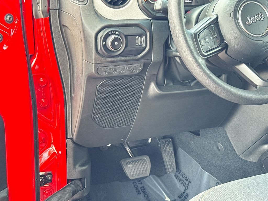Used 2026 Jeep Wrangler Sport AWD/4WD image 17