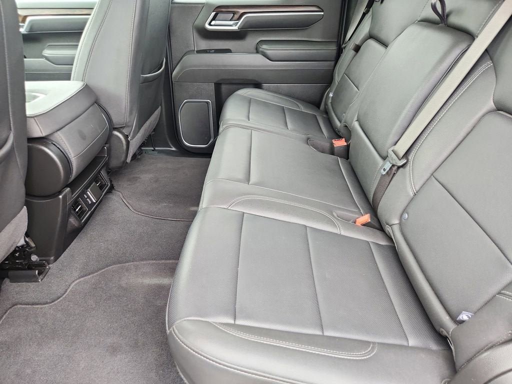 Used 2025 GMC Sierra 1500 SLT RWD image 13