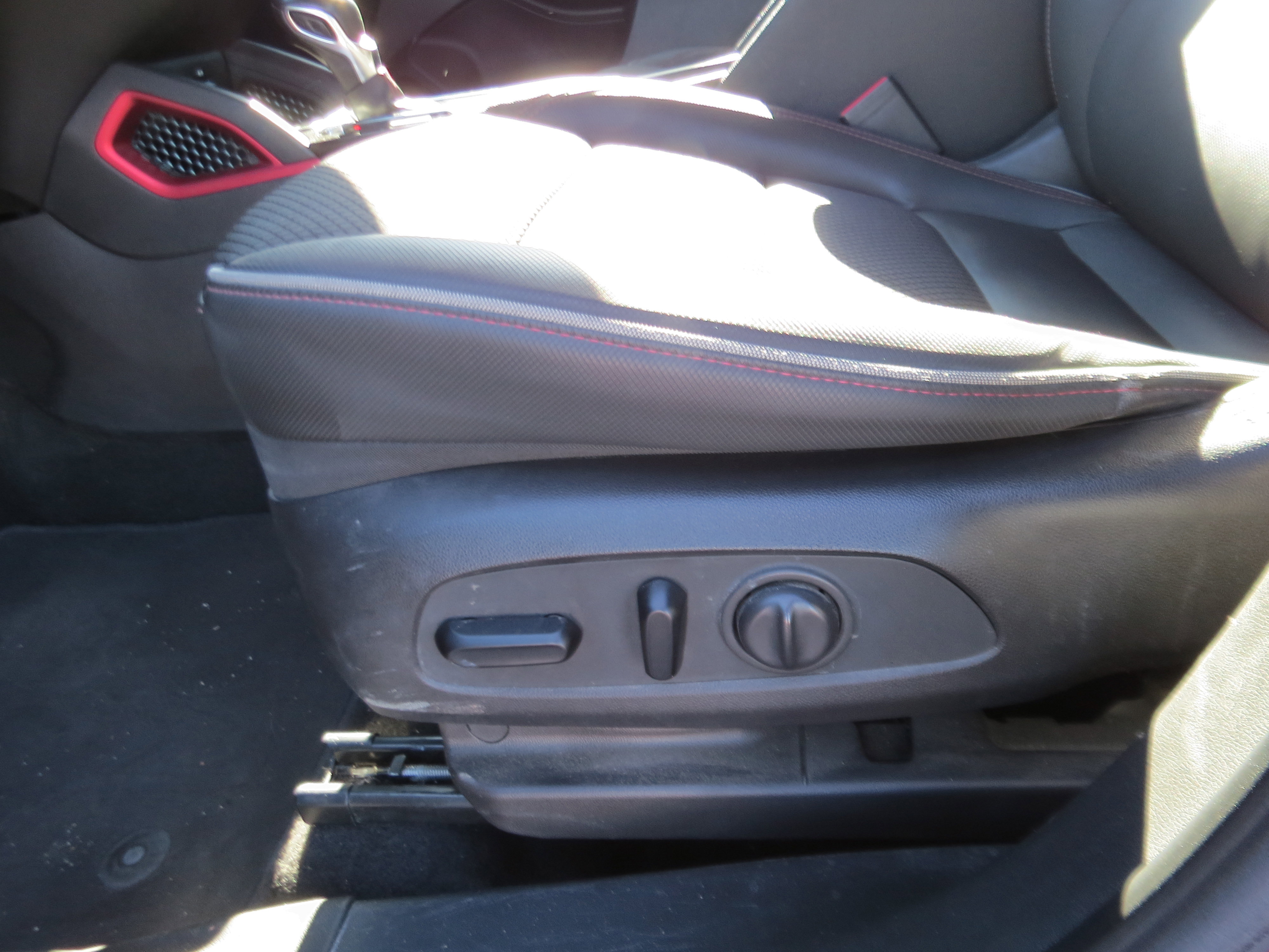 Used 2023 Chevrolet TrailBlazer RS w/ Sun and Liftgate Package image 16