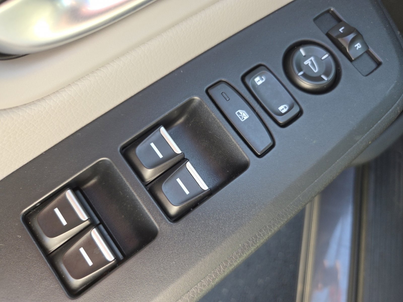 Certified 2023 Honda Pilot LX image 26