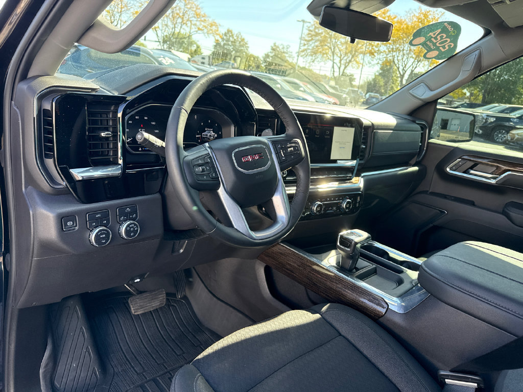 Certified 2024 GMC Sierra 1500 Elevation w/ LPO, Elevation Black Package AWD/4WD image 17