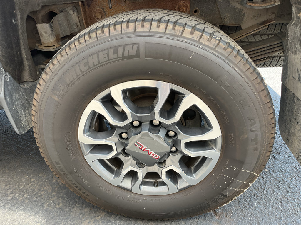 Used 2016 GMC Sierra 3500 SLT w/ Driver Alert Package AWD/4WD image 27