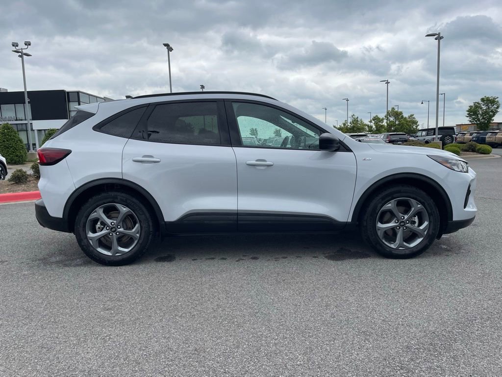 Used 2025 Ford Escape ST-Line FWD image 9