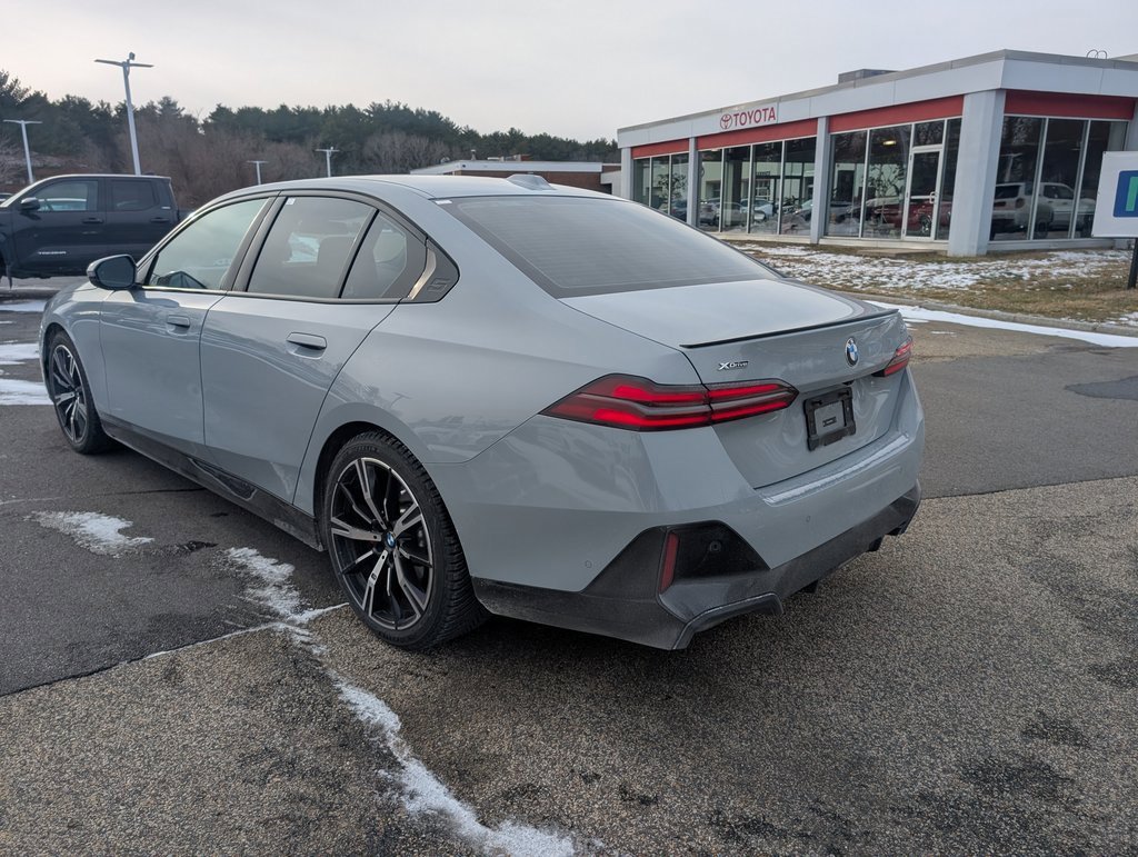 Used 2024 BMW 540i xDrive w/ Premium Package image 3