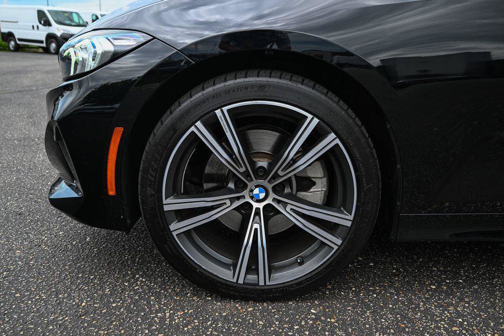 Used 2023 BMW 330i xDrive Sedan w/ Premium Package AWD/4WD image 12