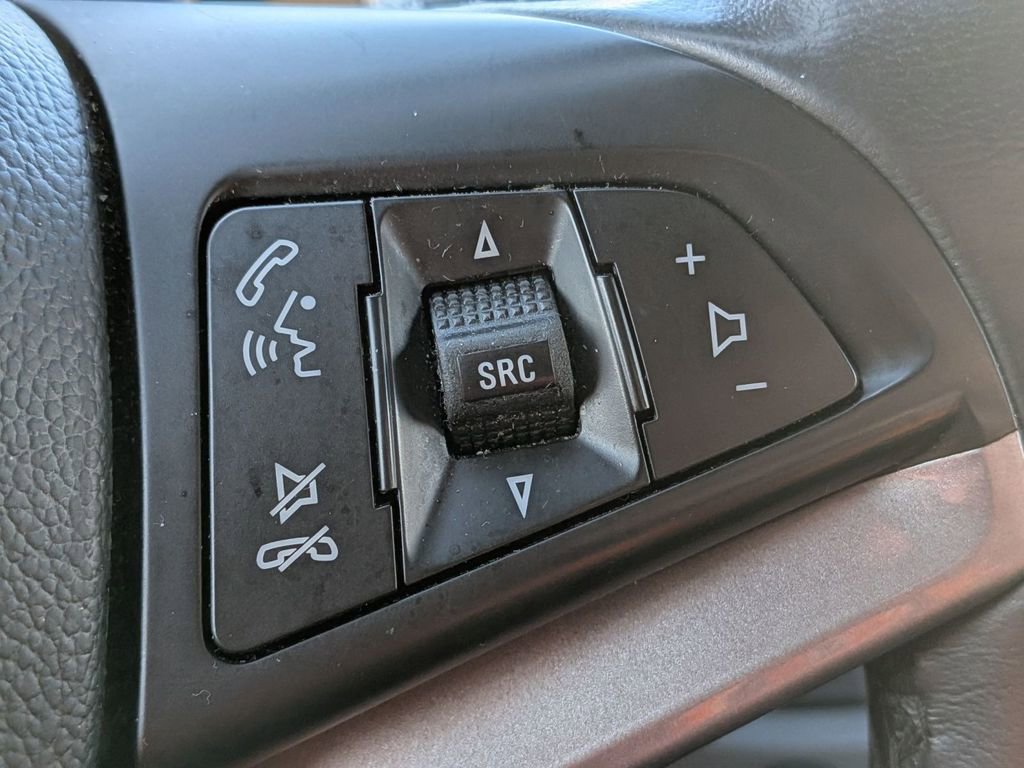 Used 2022 Chevrolet Trax LT w/ LT Convenience Package image 21