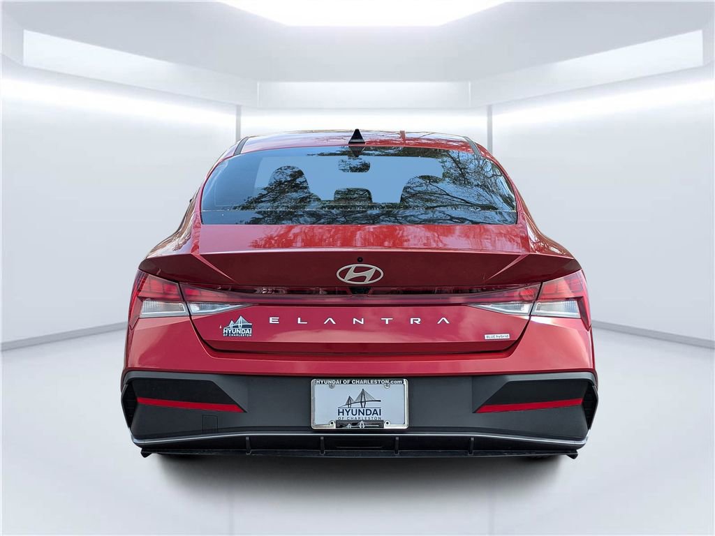 Used 2025 Hyundai Elantra Blue image 4