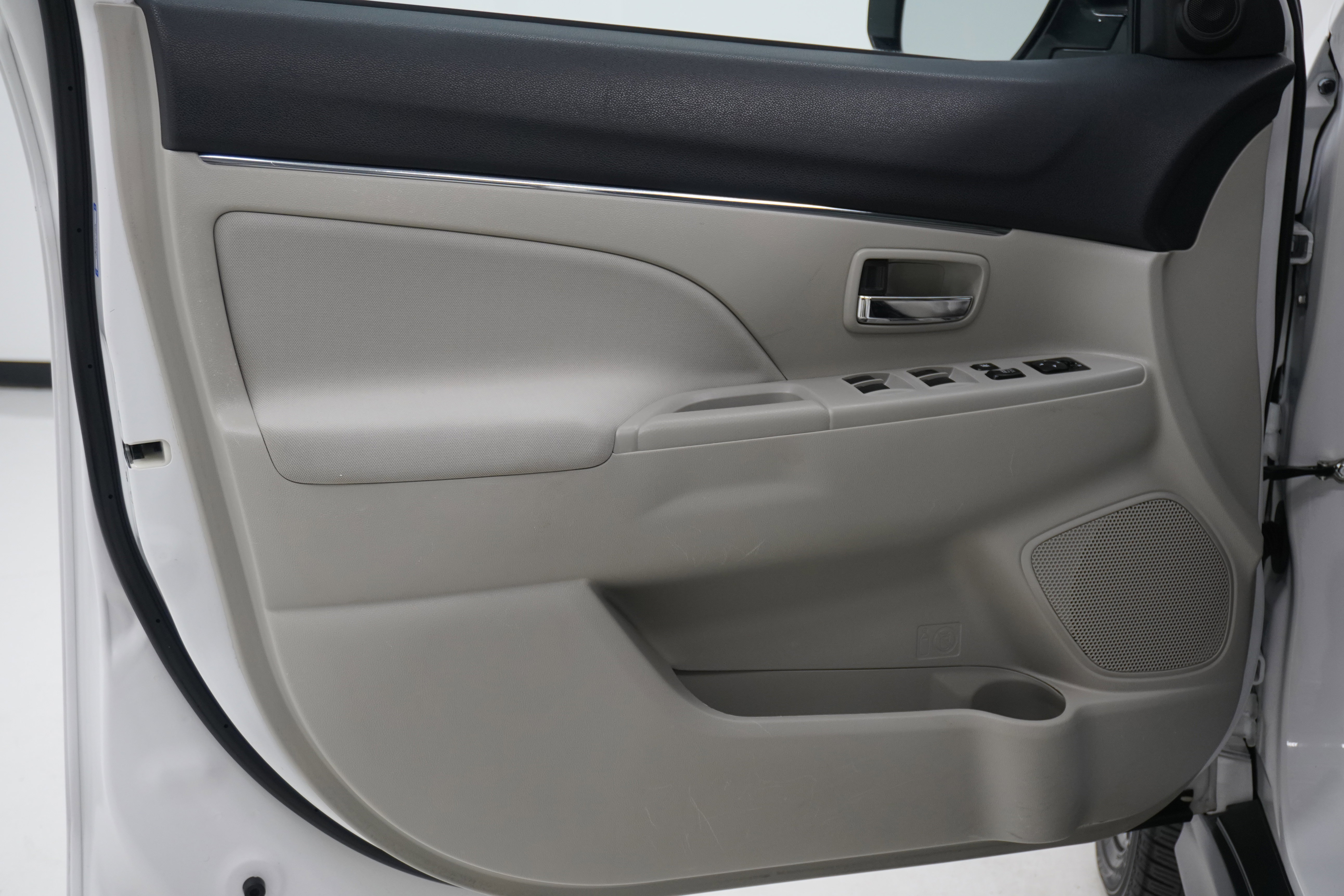 Used 2016 Mitsubishi Outlander Sport FWD image 12