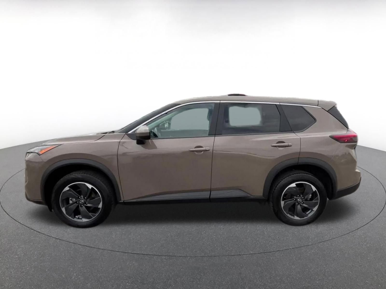 Used 2025 Nissan Rogue SV AWD/4WD image 9