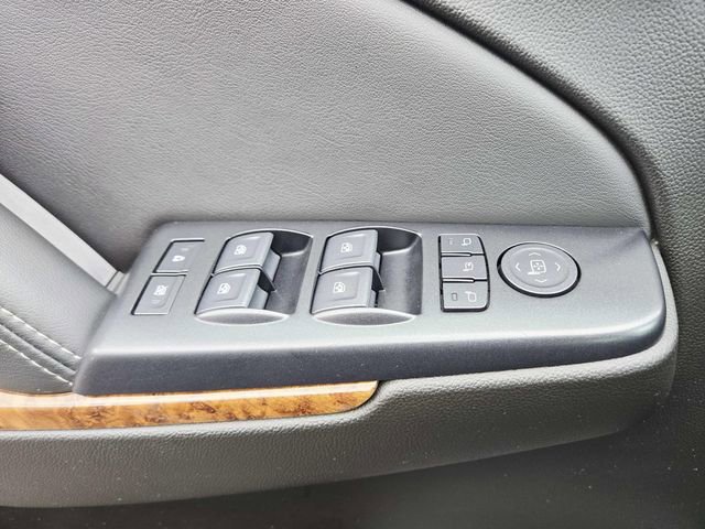Used 2020 Chevrolet Suburban Premier w/ Premier 6.2L Value Package image 37
