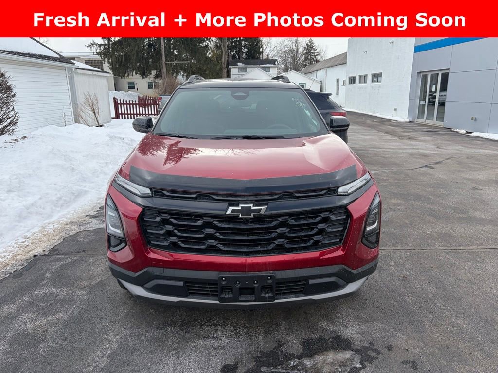 Used 2025 Chevrolet Equinox LT w/ Convenience Package II image 2