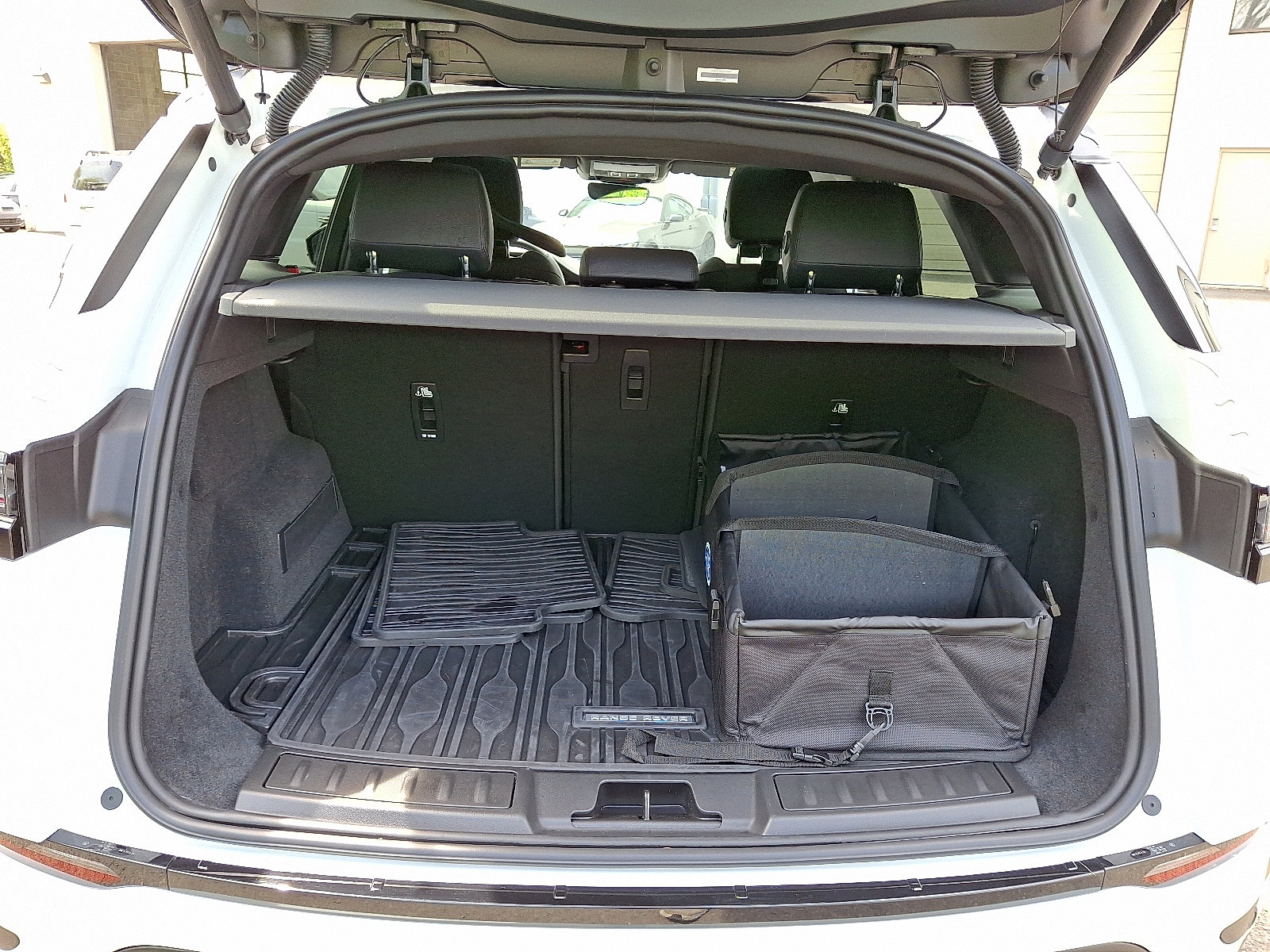 Used 2025 Land Rover Range Rover Evoque S image 26