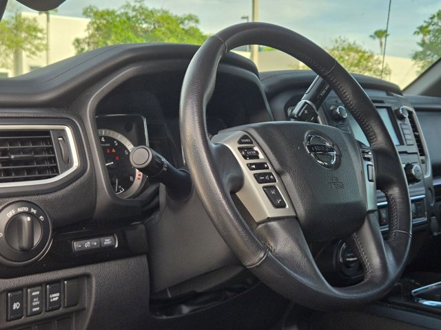 Used 2019 Nissan Titan SV w/ SV Convenience Package image 9