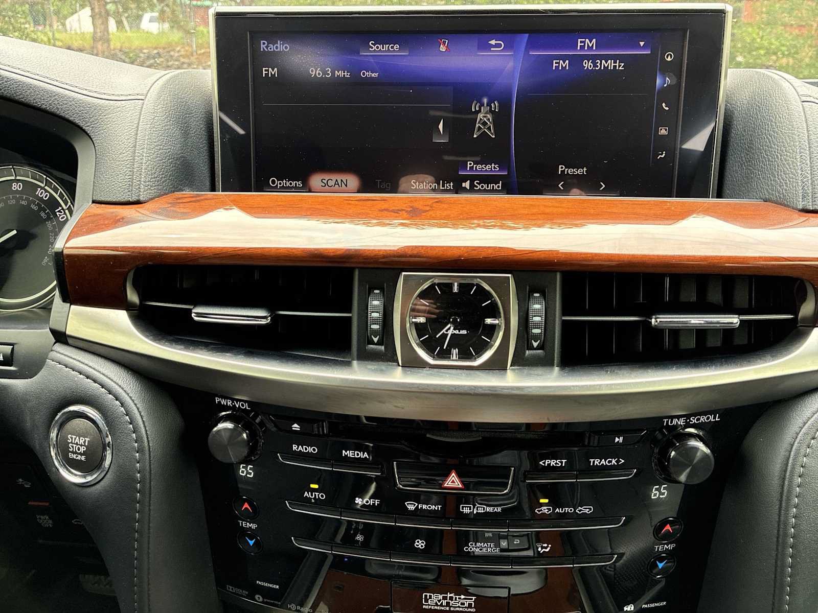 Used 2017 Lexus LX 570 4WD w/ Luxury Package image 12