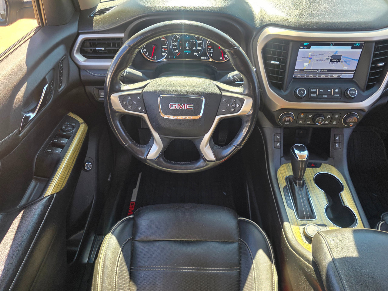 Used 2019 GMC Acadia Denali image 15