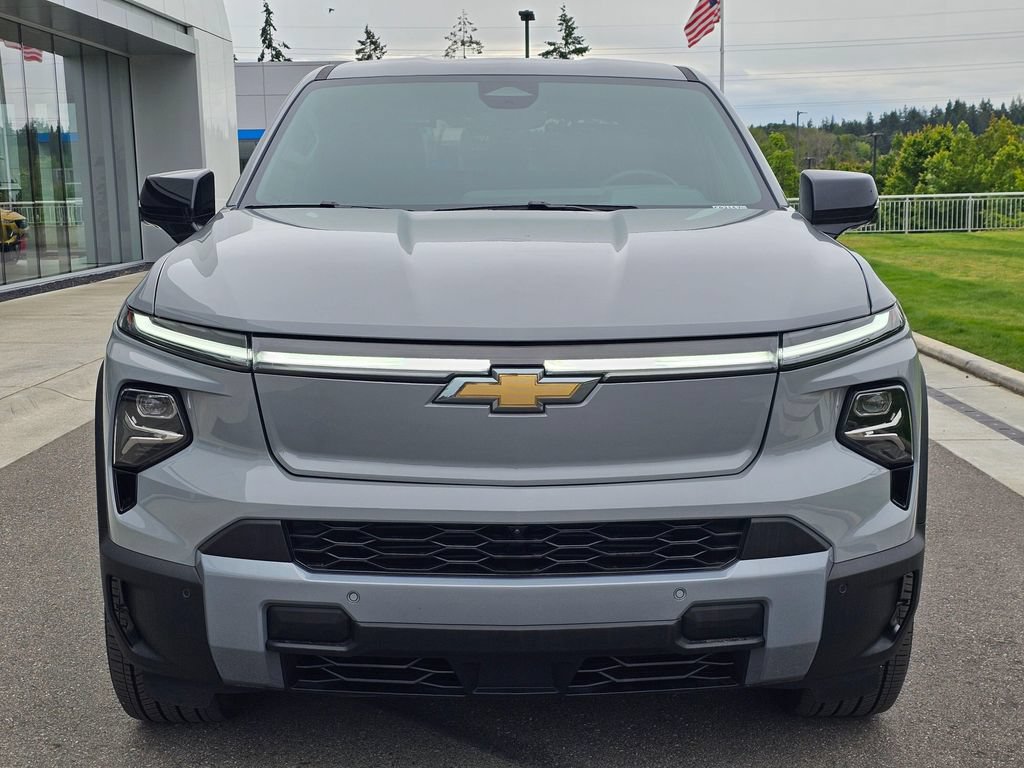 Used 2026 Chevrolet Silverado EV LT AWD/4WD image 8