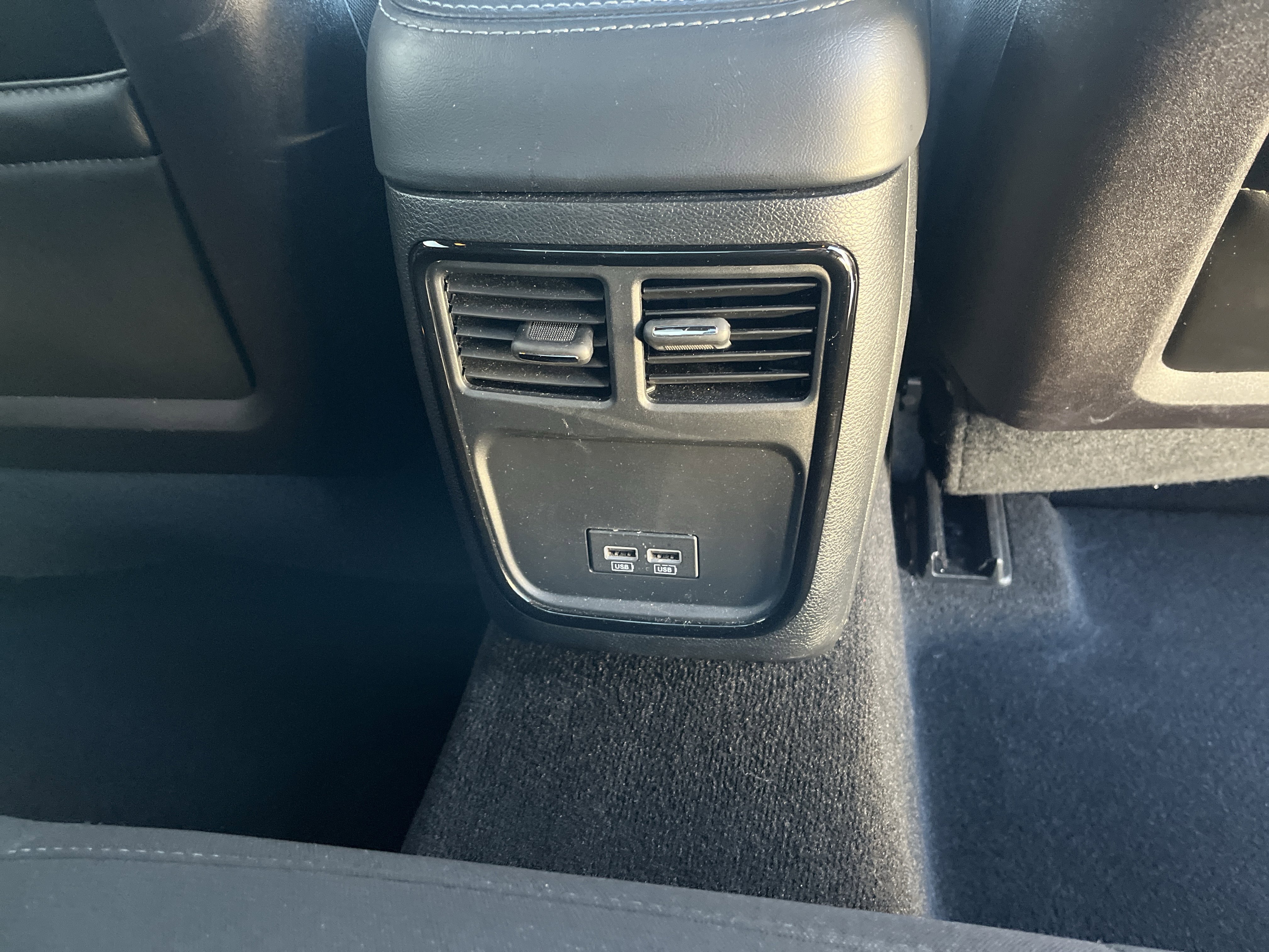 Used 2022 Dodge Charger R/T w/ Harman/Kardon Audio Group image 18