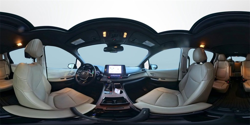 Certified 2021 Toyota Sienna XLE image 32