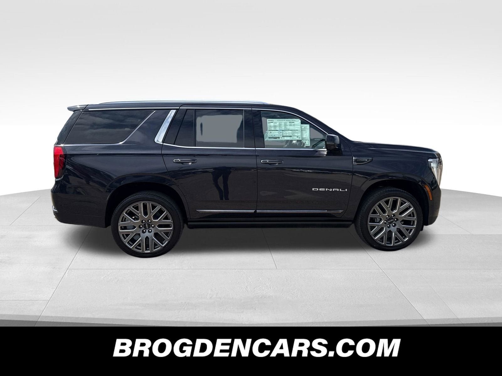 New 2026 GMC Yukon Denali Ultimate AWD/4WD image 3