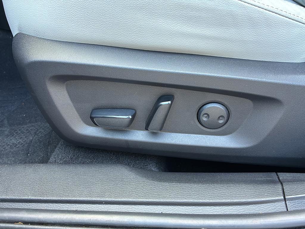 Used 2023 Mitsubishi Outlander SEL image 14