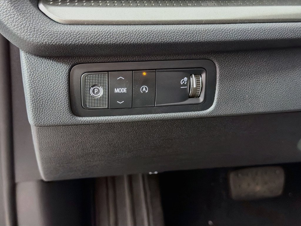New 2027 Chevrolet Traverse LT w/ Sun and Wheel Package FWD image 35