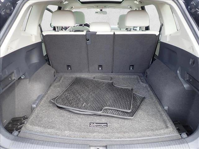 Used 2021 Volkswagen Tiguan SE w/ Panoramic Sunroof Package AWD/4WD image 8