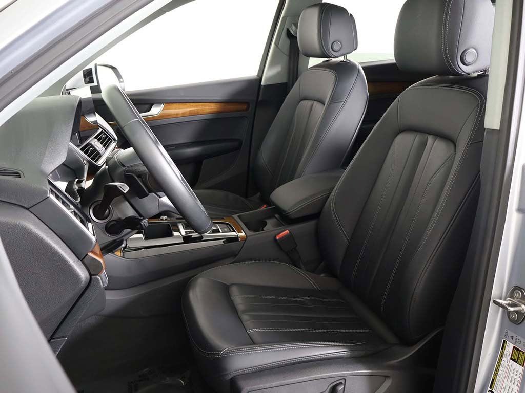 Used 2023 Audi Q5 2.0T Premium w/ Convenience Package image 30