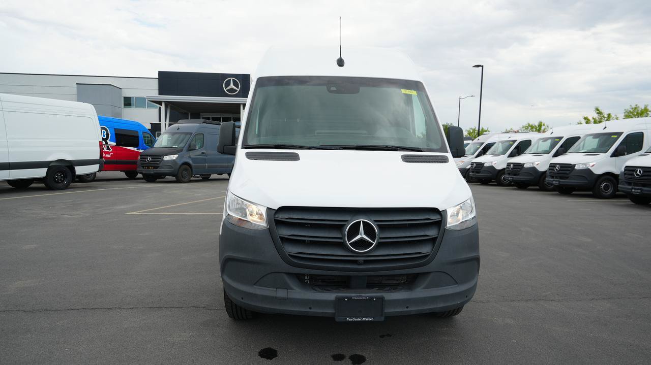 Used 2024 Mercedes-Benz Sprinter 2500 image 2