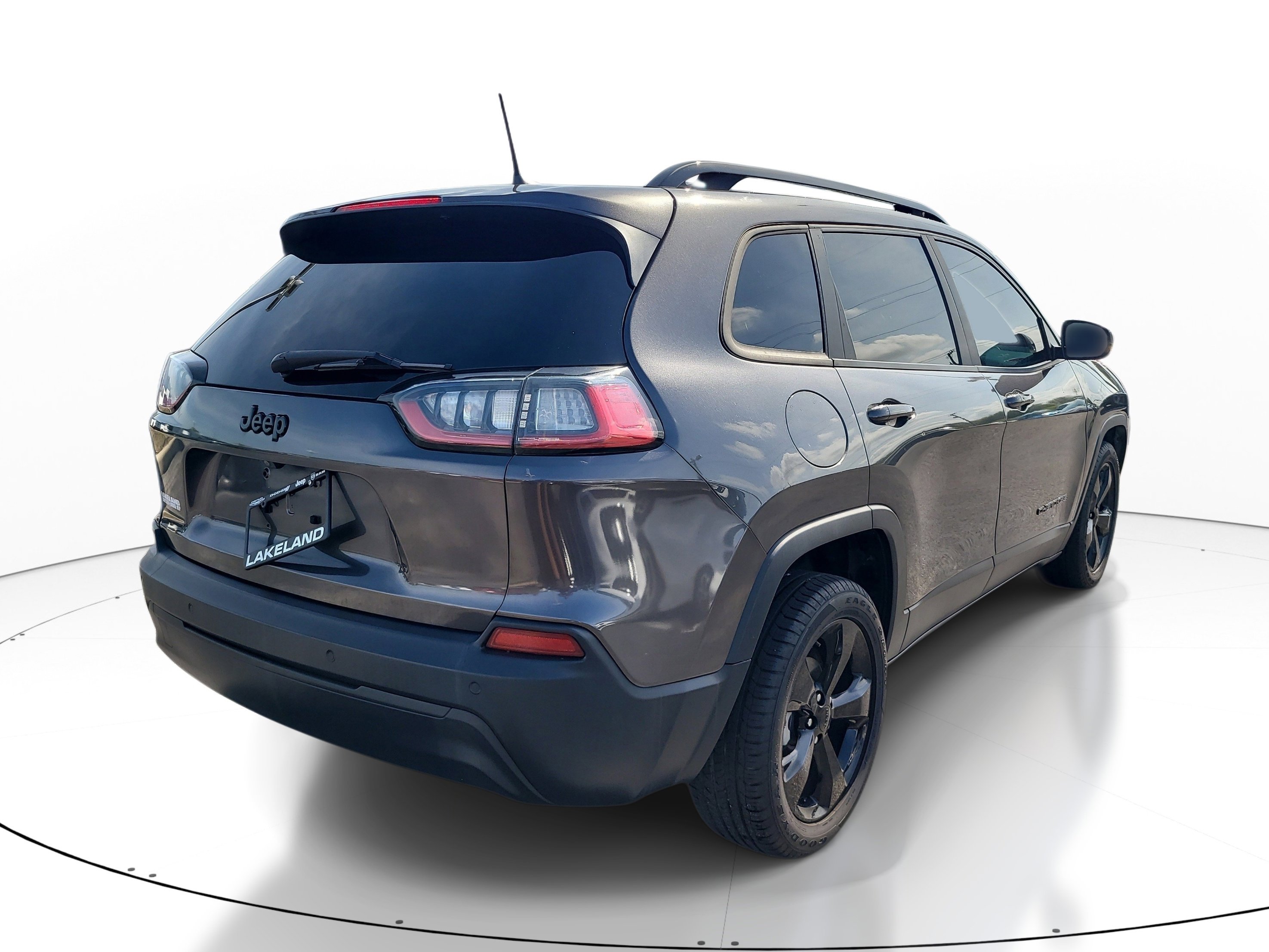 Used 2020 Jeep Cherokee Latitude Plus image 4