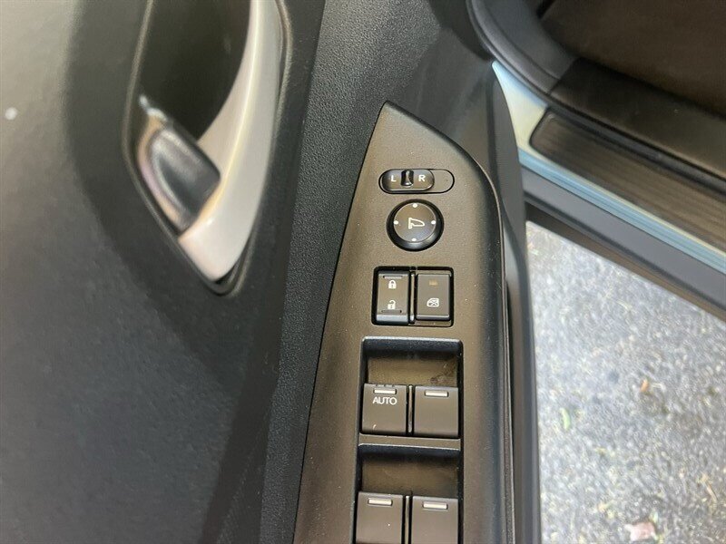 Used 2014 Honda CR-V LX image 20