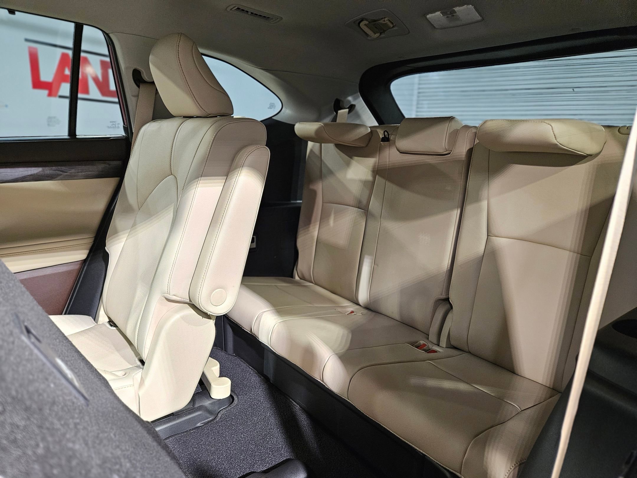 Used 2020 Toyota Highlander Limited image 40