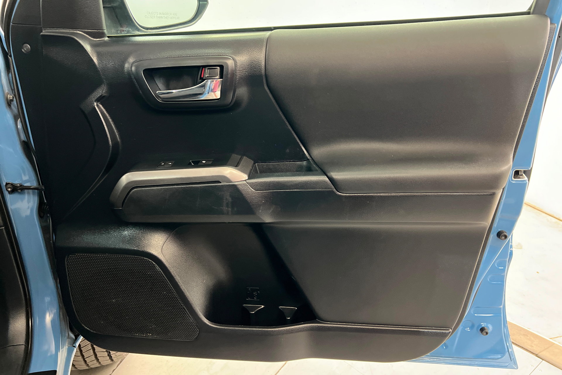 Used 2019 Toyota Tacoma TRD Off-Road w/ Technology Package AWD/4WD image 22
