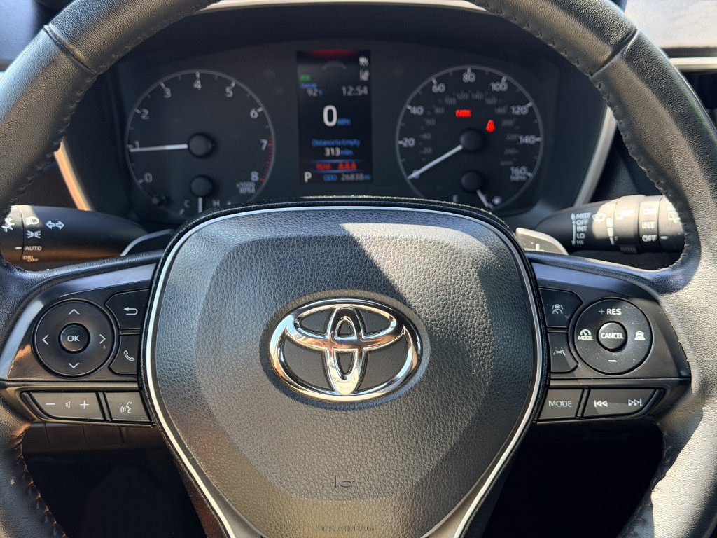 Used 2025 Toyota Corolla SE w/ SE Package FWD image 31