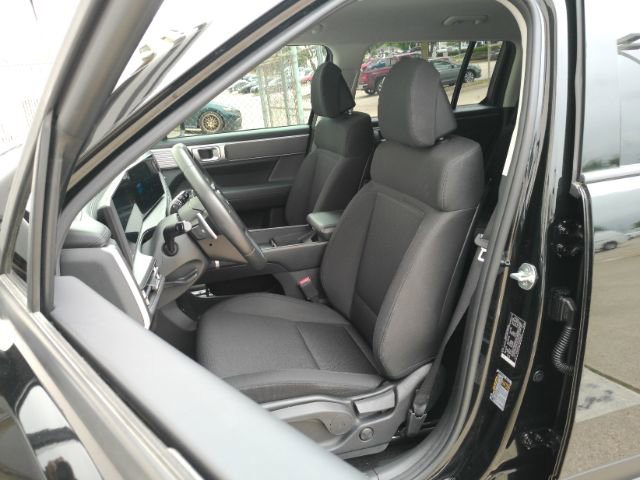 Used 2024 Hyundai Santa Fe SE FWD image 16