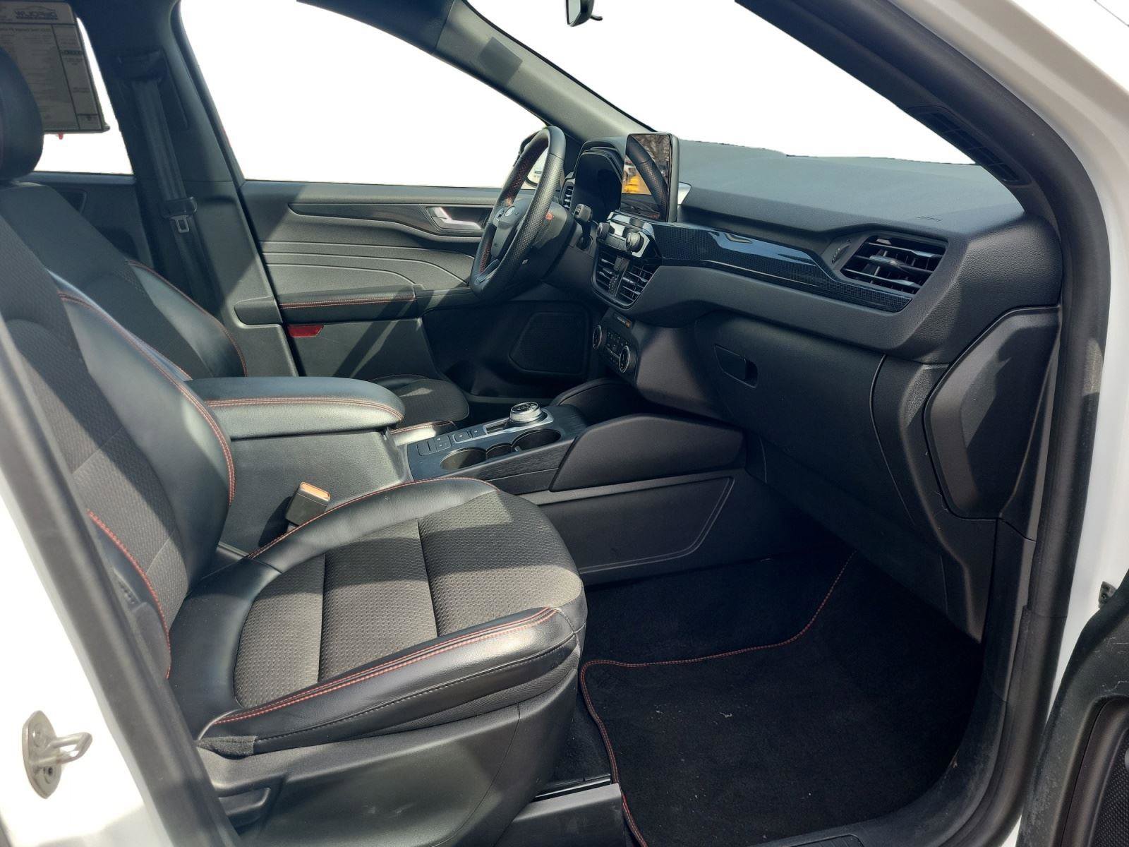 Used 2023 Ford Escape ST-Line image 25