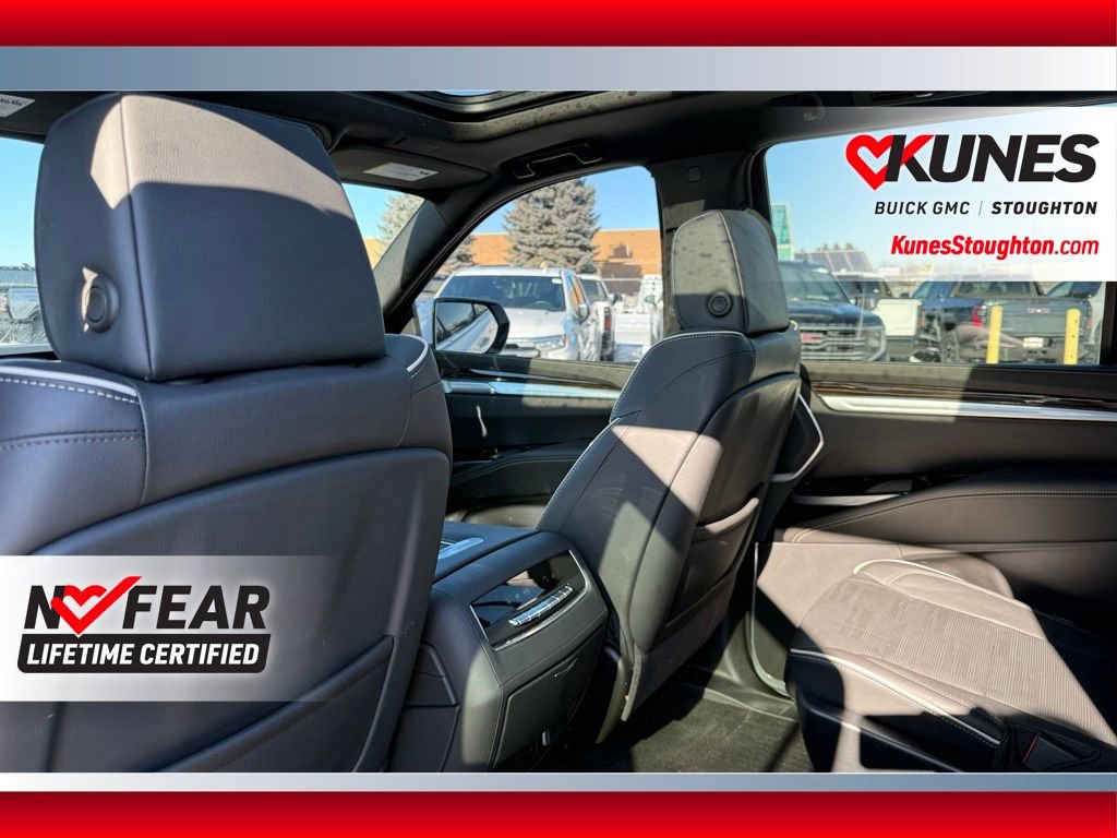 Used 2025 Cadillac Escalade Premium Luxury w/ Touring Package image 39