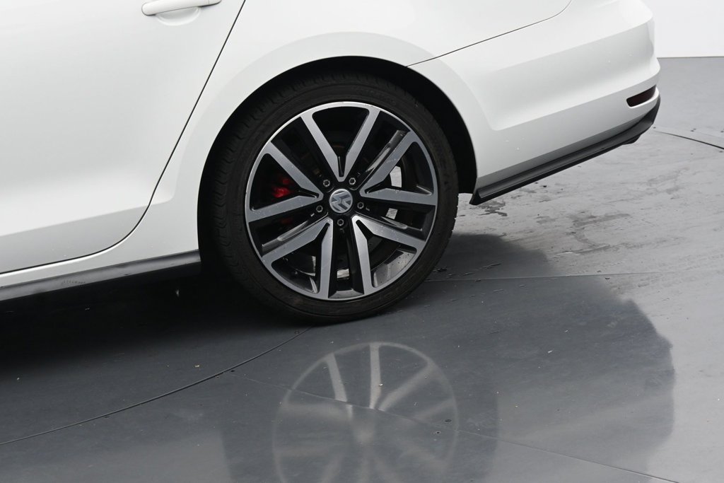 Used 2018 Volkswagen Jetta GLI FWD image 13