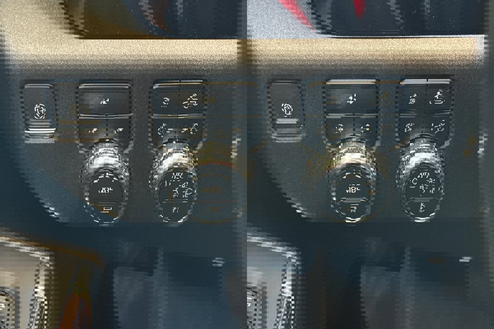 Used 2024 GMC Sierra 3500 SLE w/ SLE Convenience Package image 28