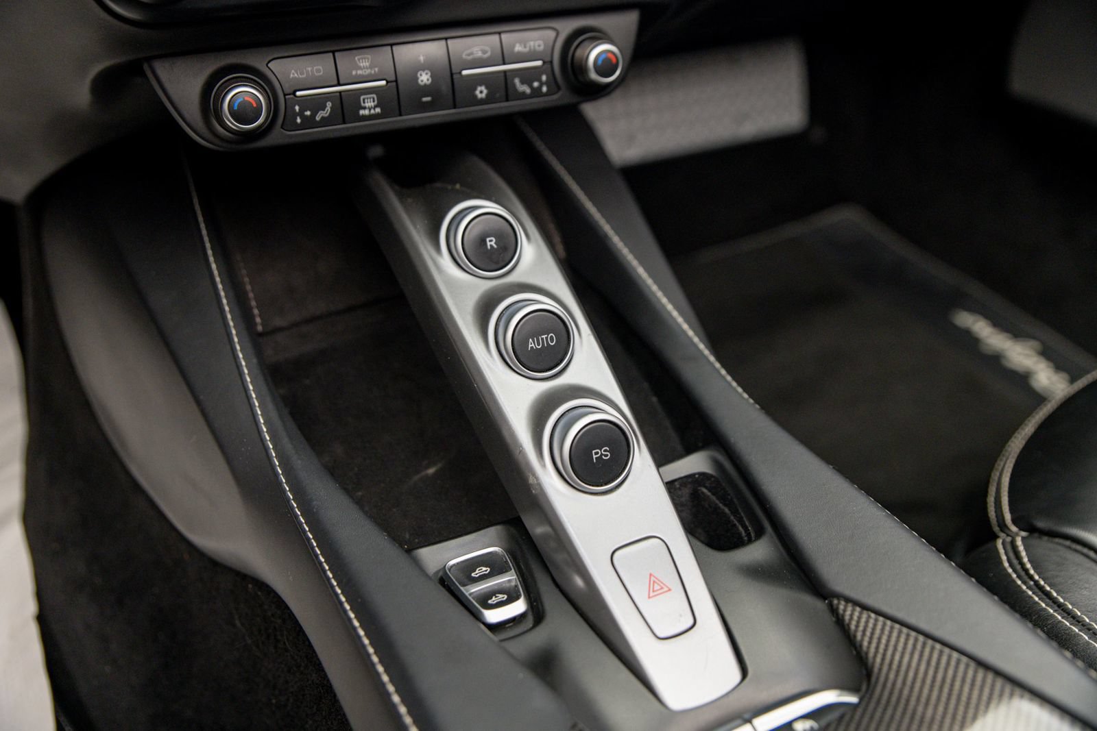 Used 2019 Ferrari Portofino RWD image 29