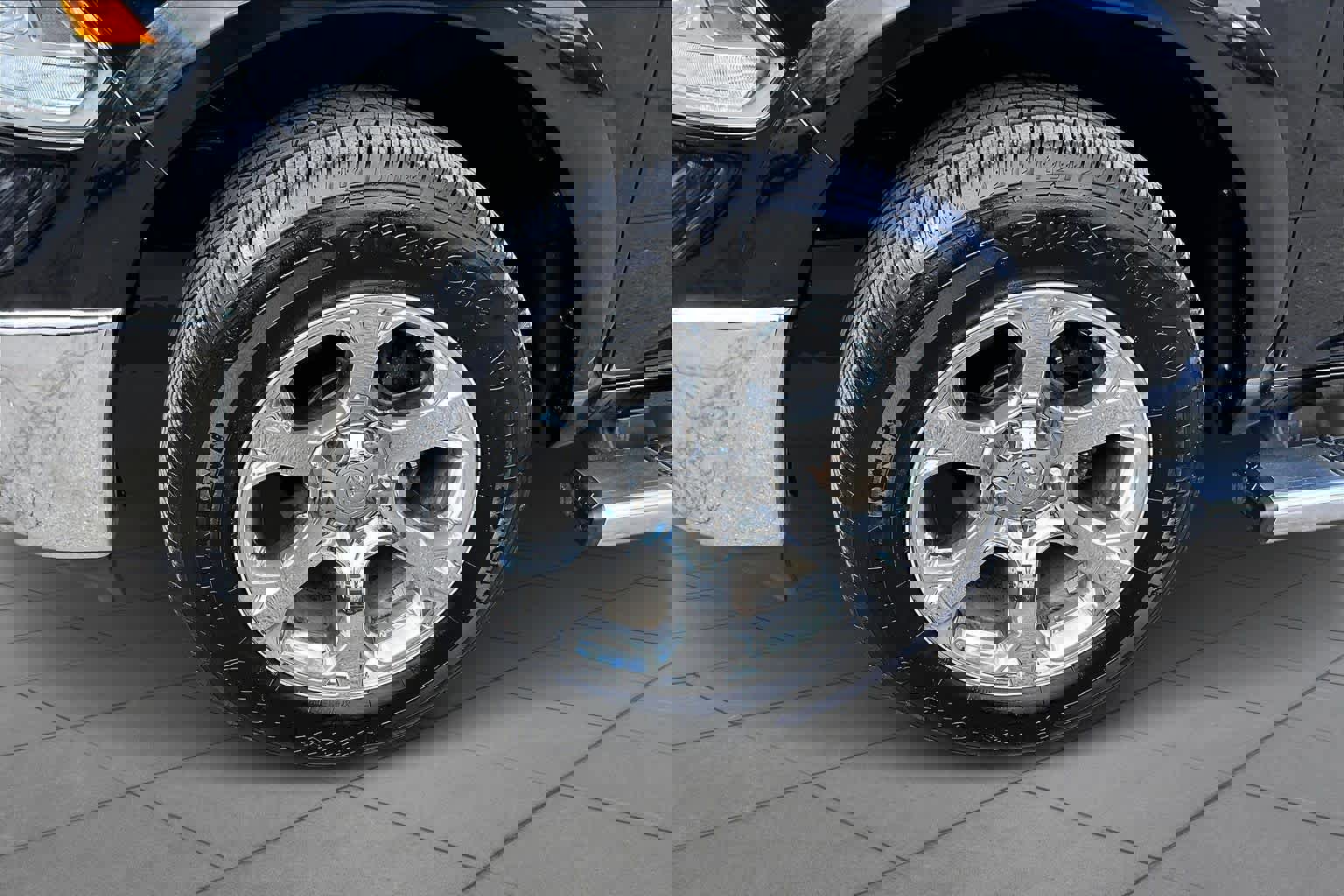 Used 2017 RAM 1500 Laramie w/ Convenience Group image 11