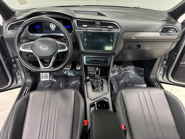 Used 2023 Volkswagen Tiguan SE R-Line FWD image 4