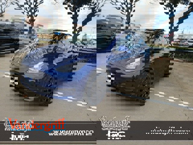 Used 2021 Tesla Model Y Long Range image 1