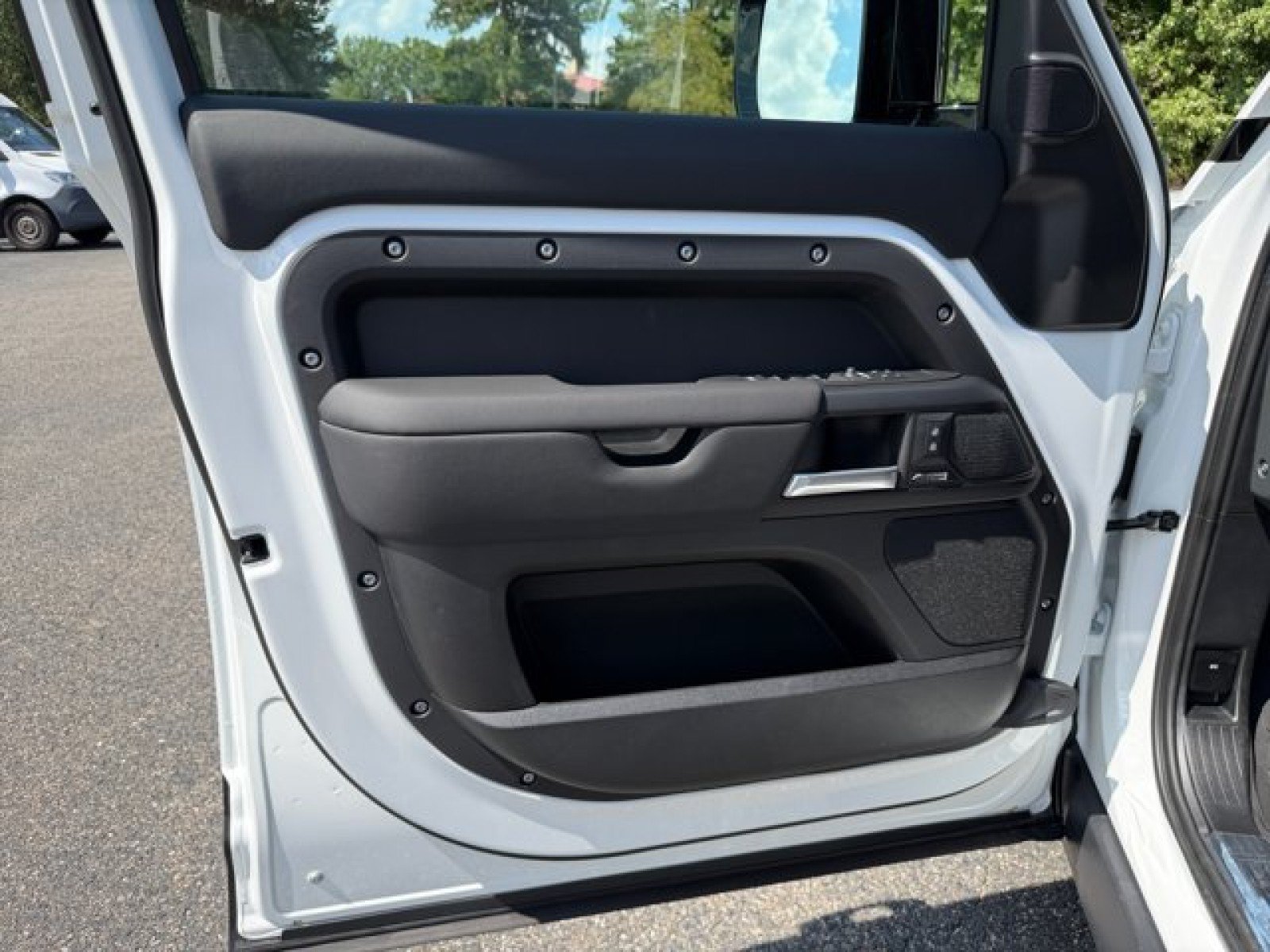 New 2026 Land Rover Defender 110 X-Dynamic SE AWD/4WD image 20
