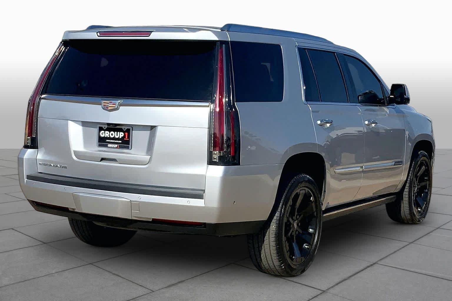 Used 2020 Cadillac Escalade Premium Luxury RWD image 13