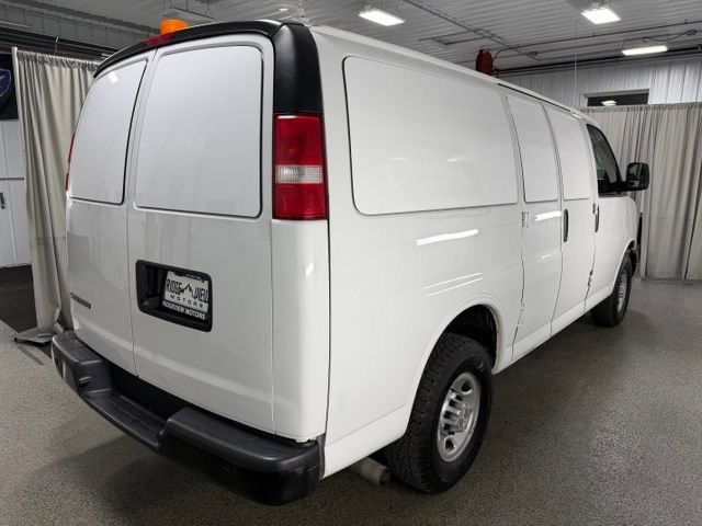 Used 2019 Chevrolet Express 2500 w/ Driver Convenience Package RWD image 4