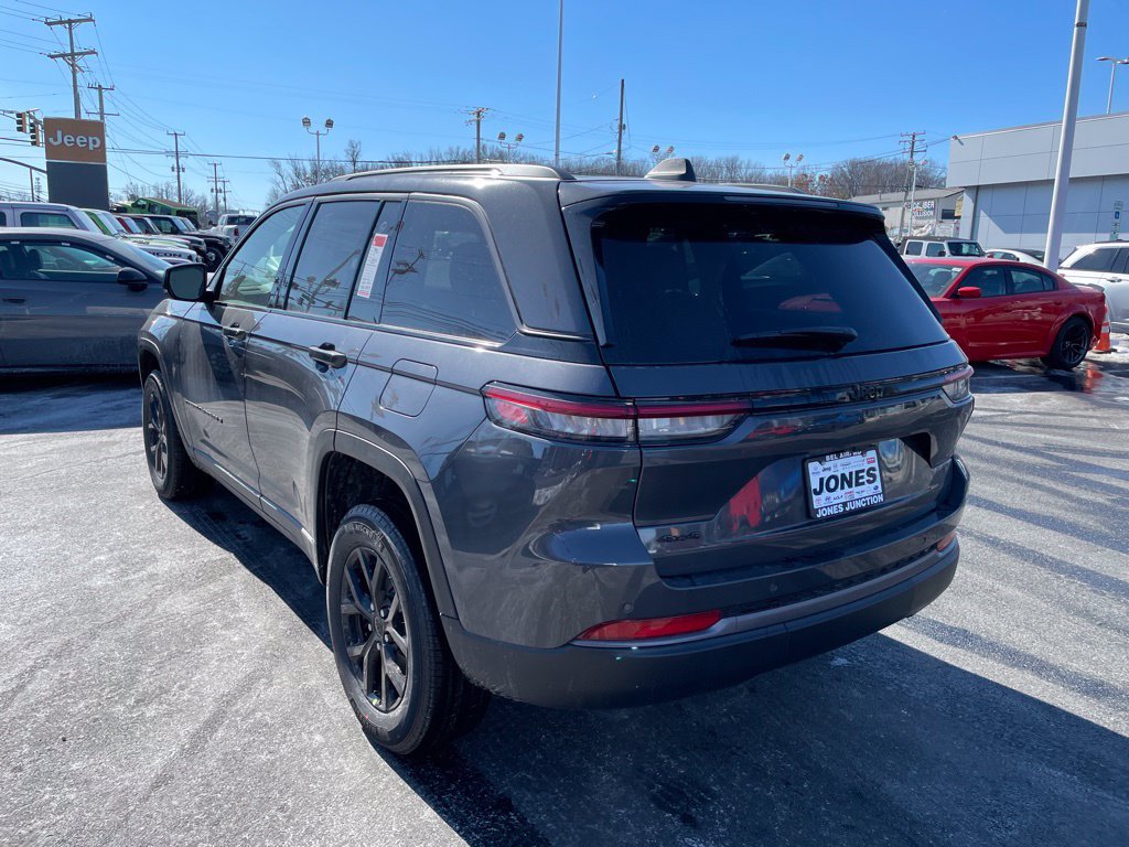 New 2026 Jeep Grand Cherokee Altitude AWD/4WD image 5