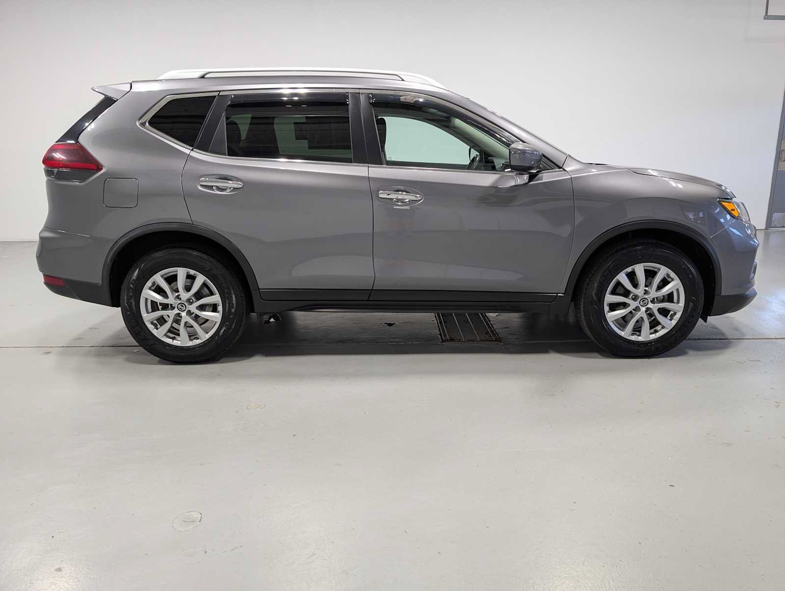 Used 2020 Nissan Rogue SV AWD/4WD image 7