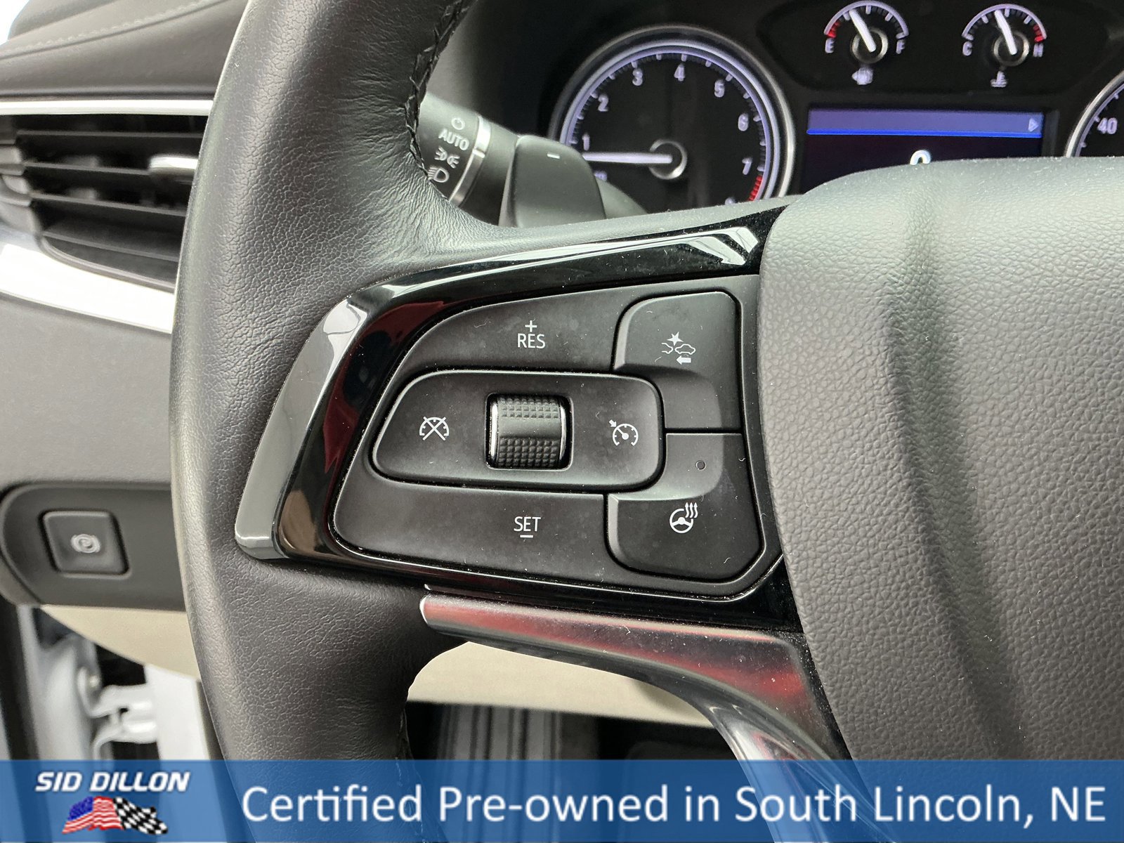 Used 2023 Buick Enclave Essence image 9