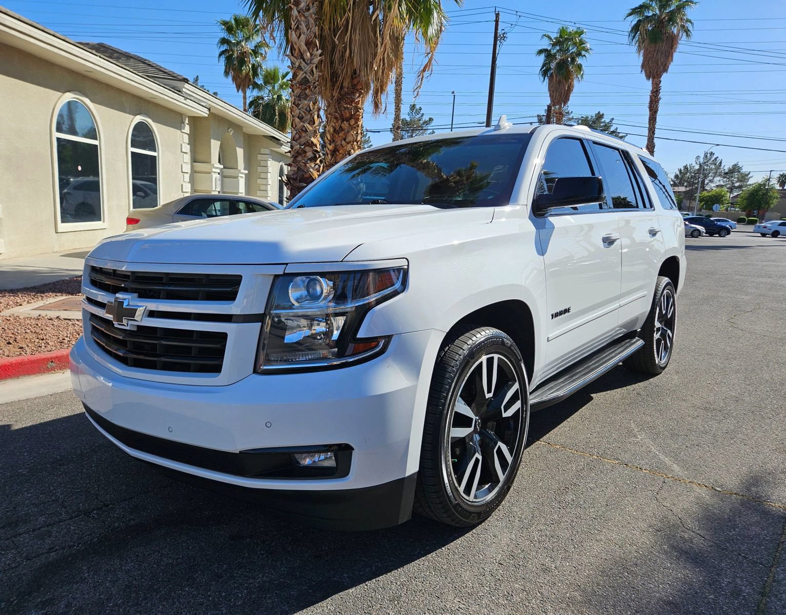 Used 2018 Chevrolet Tahoe Premier AWD/4WD image 3